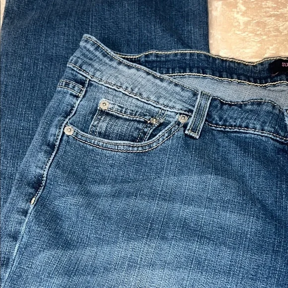 Levi's Women’s Blue Wide Leg Flare Jeans SZ 17 Juniors - Picture 7 of 10